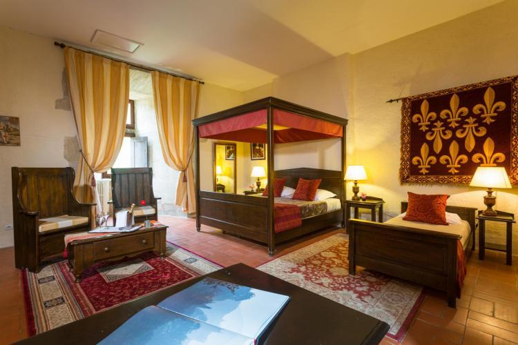 Vue extérieure annexe du château de Courban