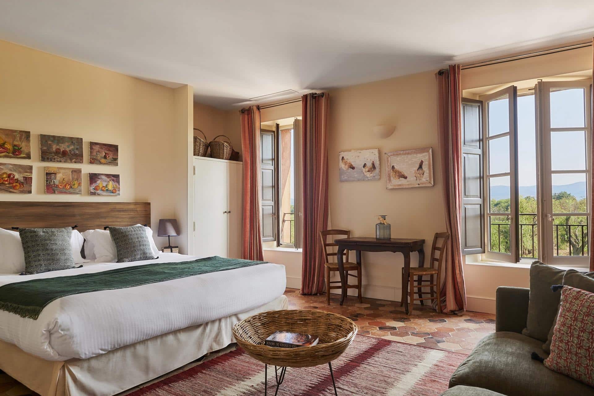 chateau-saint-roux-provence-var-chambre-seminaires-de-caractere