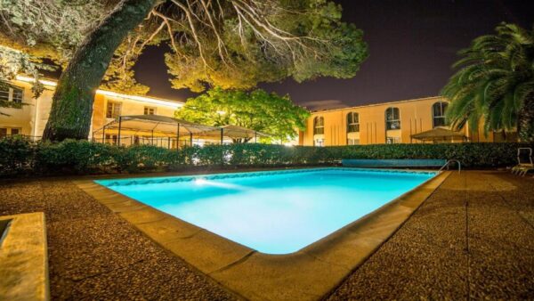 clos-de-l-aube-rouge-montpellier-ocitanie-herault-nuit