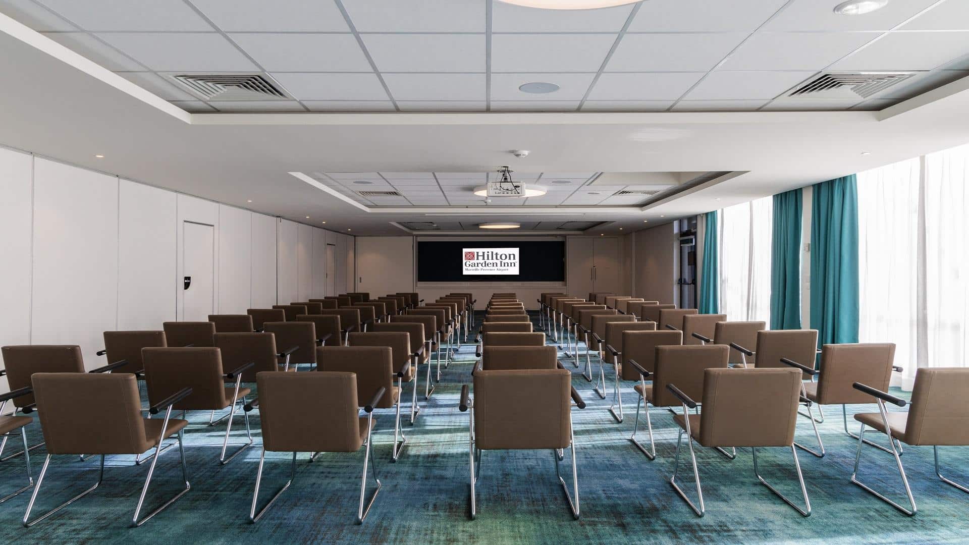 hilton-garden-inn-marseille-aeroport-marignane-theatre