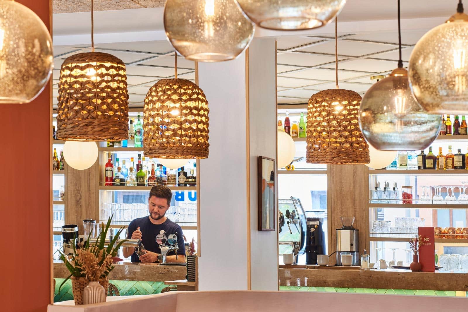 hotel-axotel-chromatics-happy-culture-lyon-perrache-bar-seminaires-de-caractere
