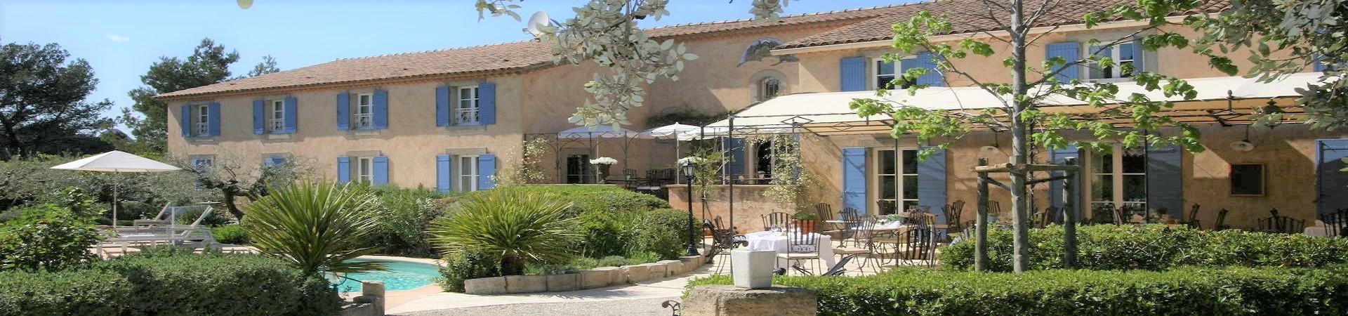 la-bastide-eygalieres-alpilles-provence-sud-seminaires-facade la-bastide-eygalieres-alpilles-provence-sud-seminaires-facade