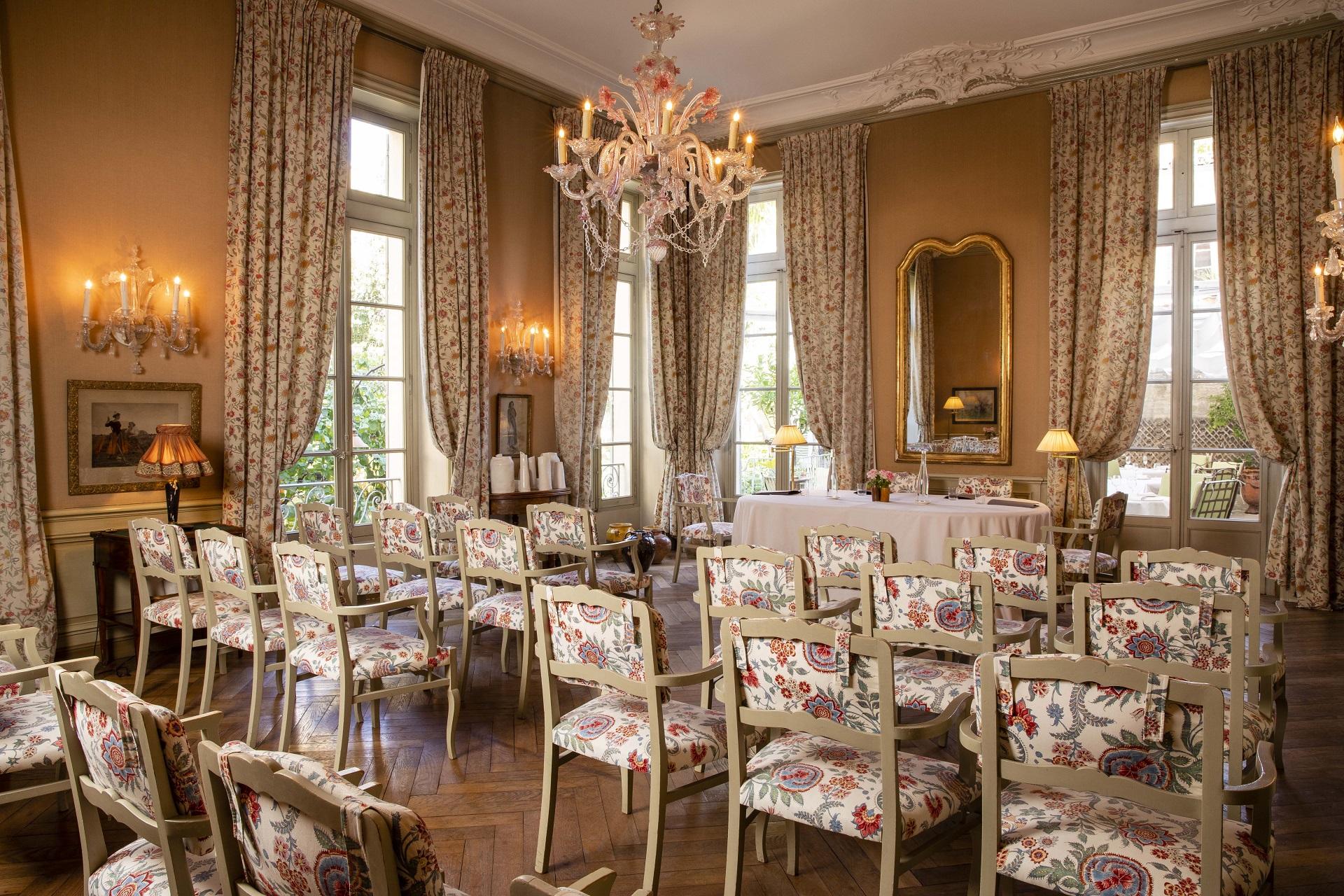 la-mirande-avignon-provence-luberon-reunion-seminaires-de-caractere-restaurant