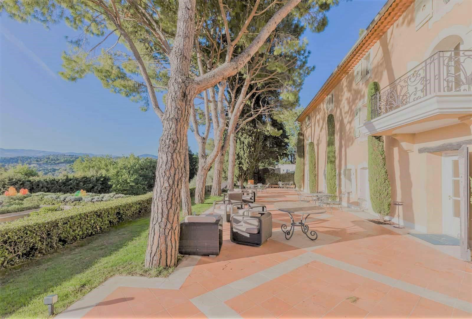 le-mas-candille-mougins-cote-dazur-jardins-seminaires-de-caractere