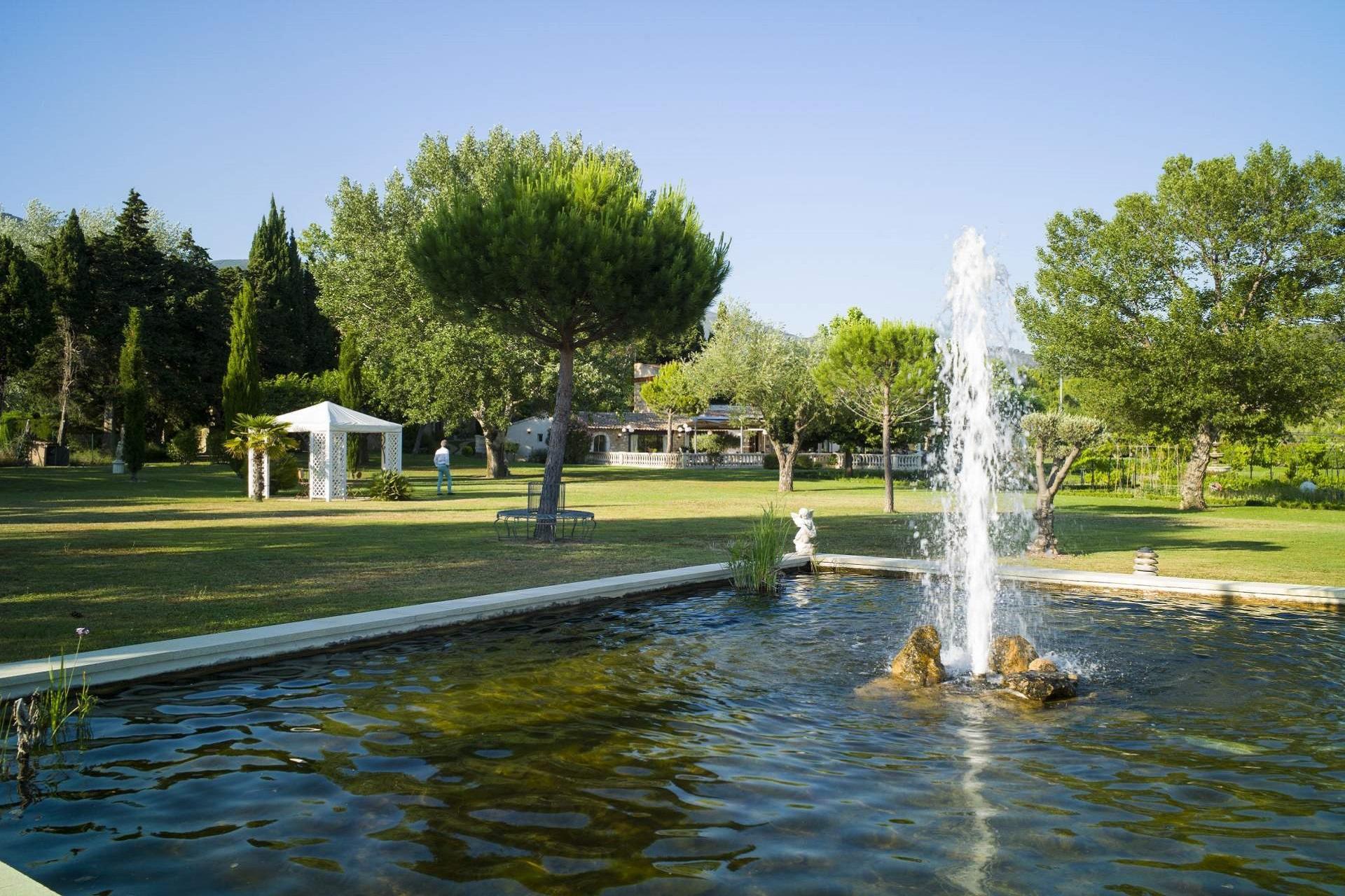 mas-de-guilles-lourmarin-luberon-bassin-seminaires-de-caractere