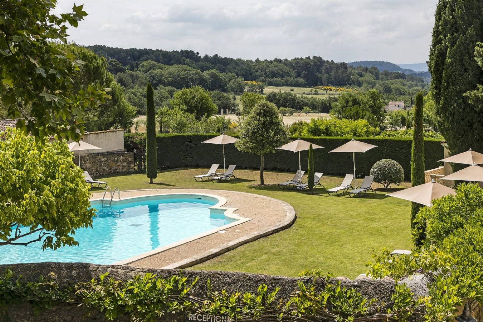 mas-de-guilles-lourmarin-luberon-jardins-seminaires-de-caractere