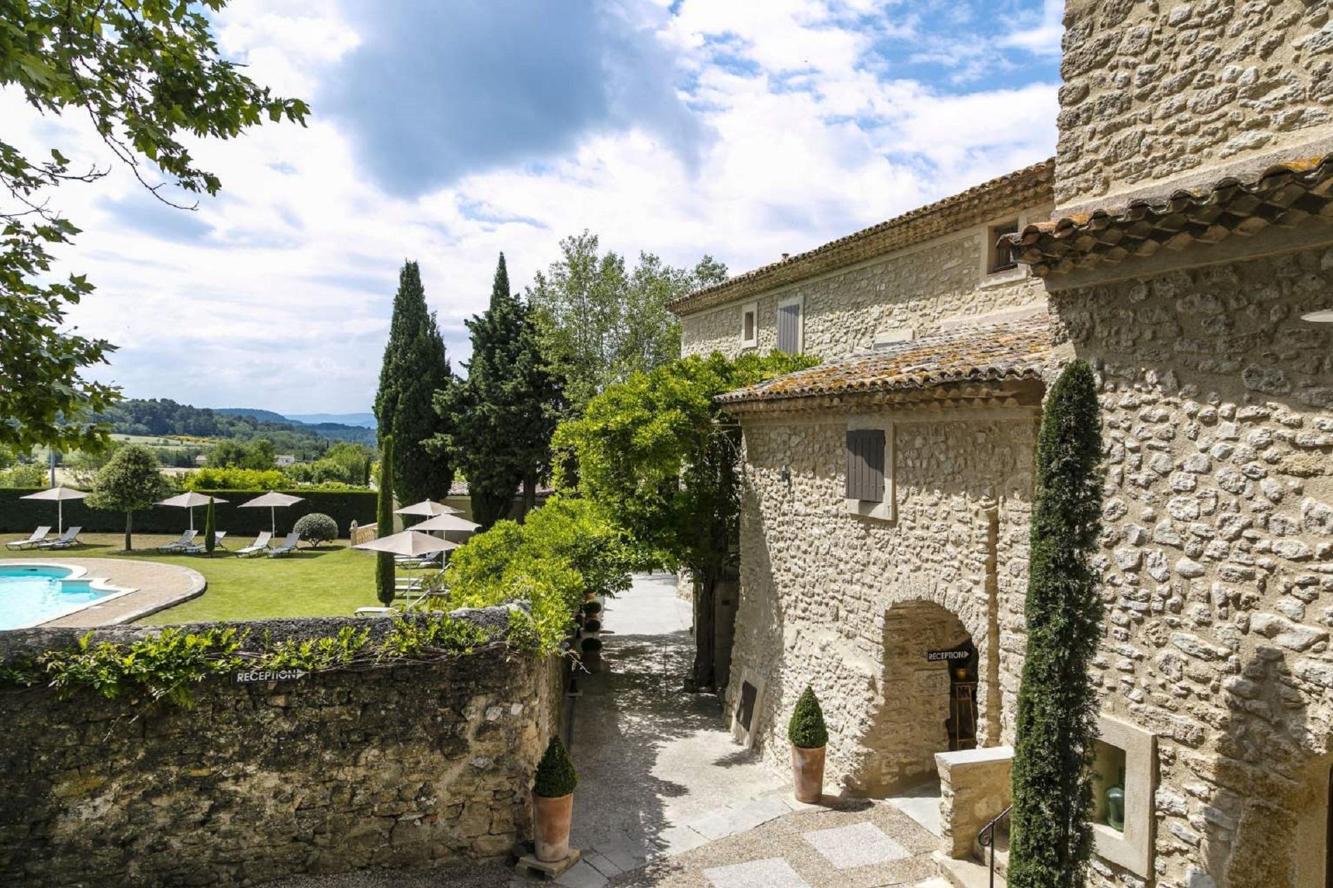 mas-de-guilles-lourmarin-luberon-provence-entree-seminaires-de-caractere