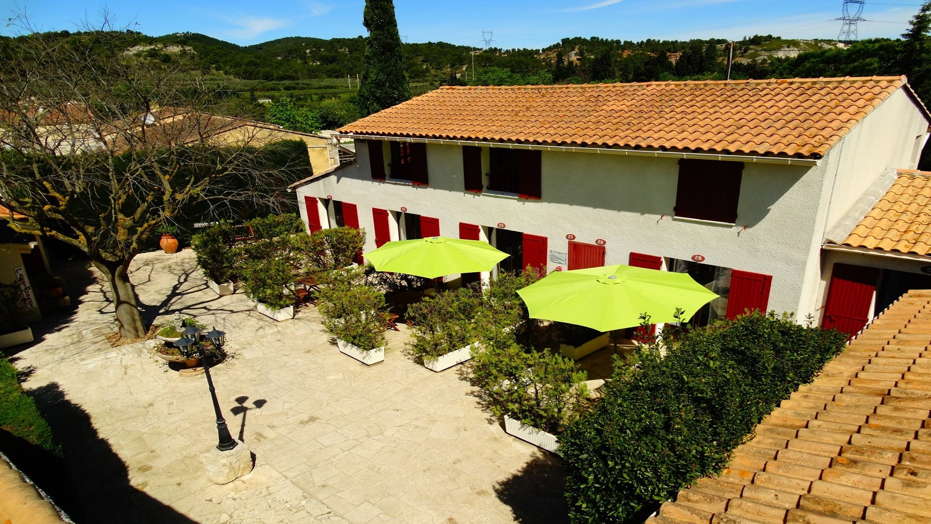 mas-des-amandiers-avignon-saint-remy-provence-alpilles-terrasses-2-seminaires-de-caractere