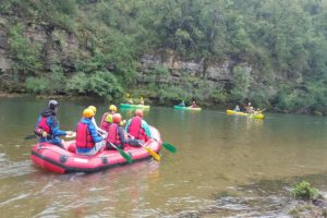 events-animations-incentive-team-building-provence-canoe events-animations-incentive-team-building-provence-canoe