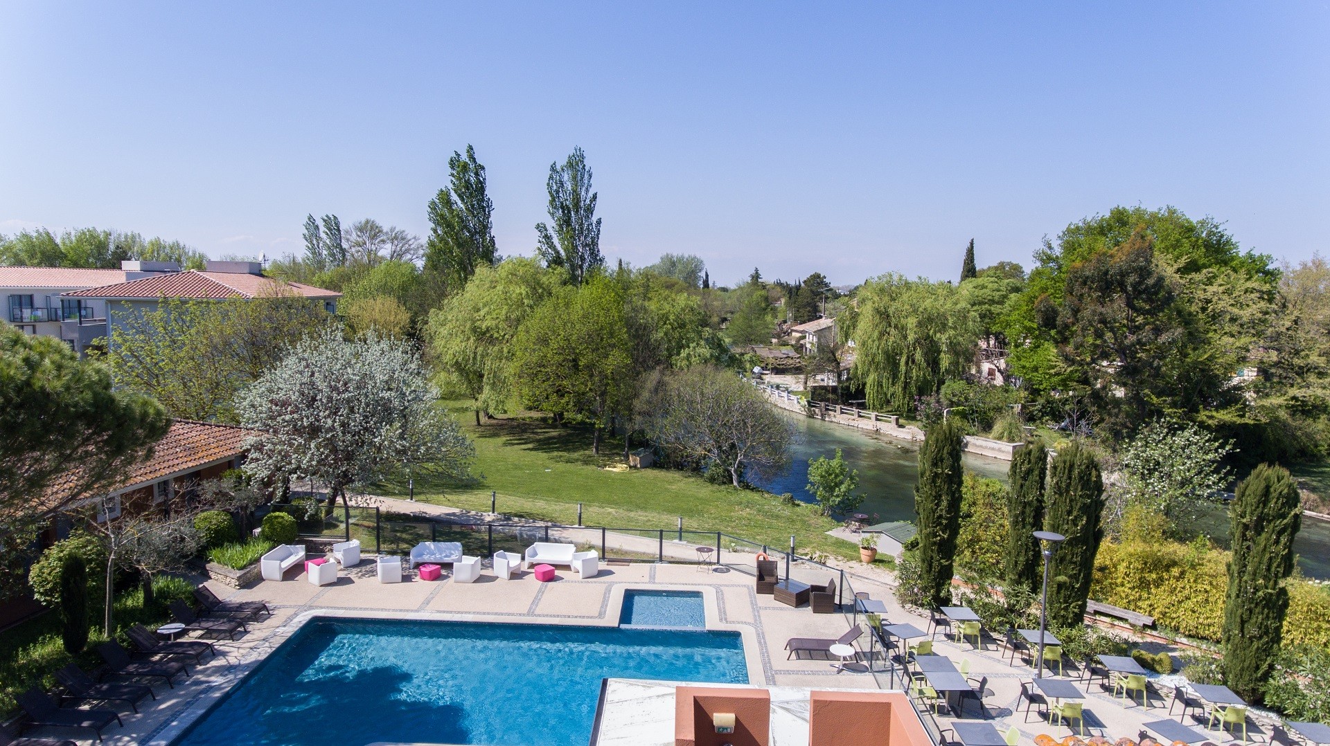domaine-de-la-petite-isle-avignon-luberon-jardins-seminaires-de-caractere