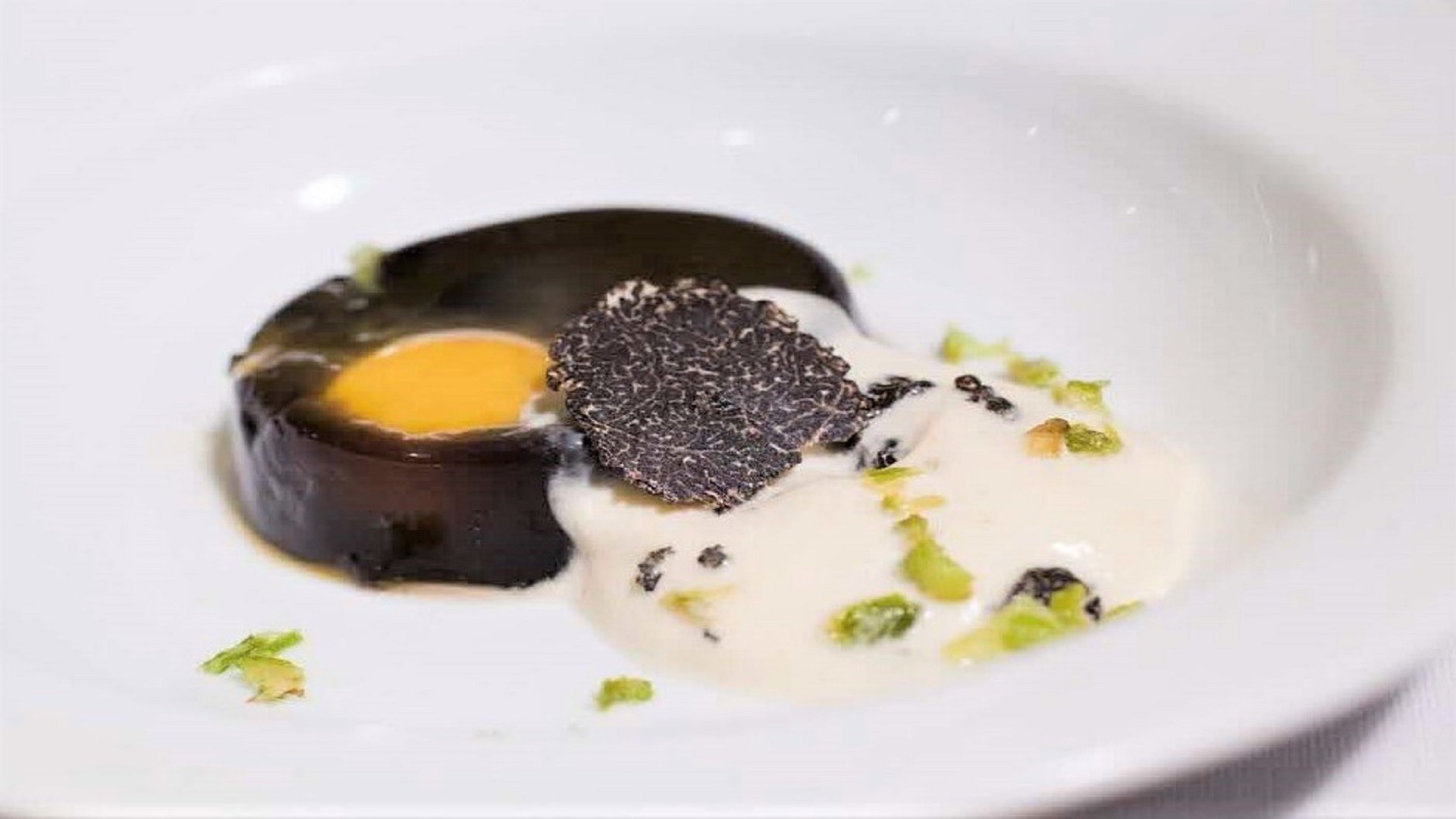 apprendre-a-cuisiner-la-truffe-au-restaurant-l-escapade-de-richerenches-1419109290