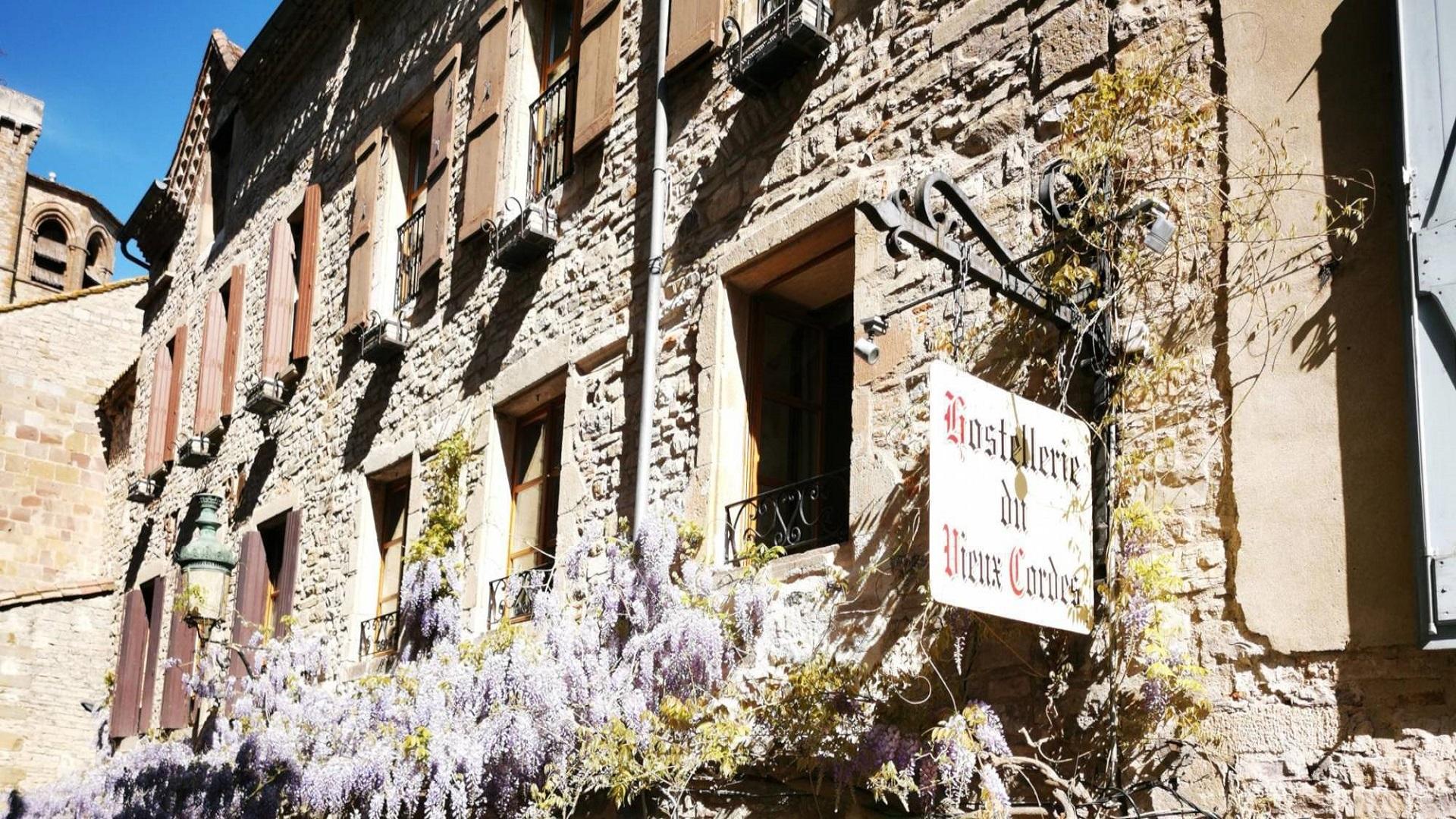 hostellerie-du-vieux-cordes-cordes-sur-ciel-occitanie-tarn-facade