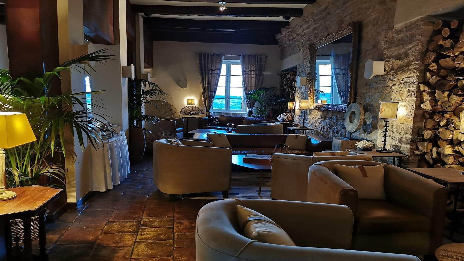 hostellerie-du-vieux-cordes-cordes-sur-ciel-occitanie-tarn-lobby